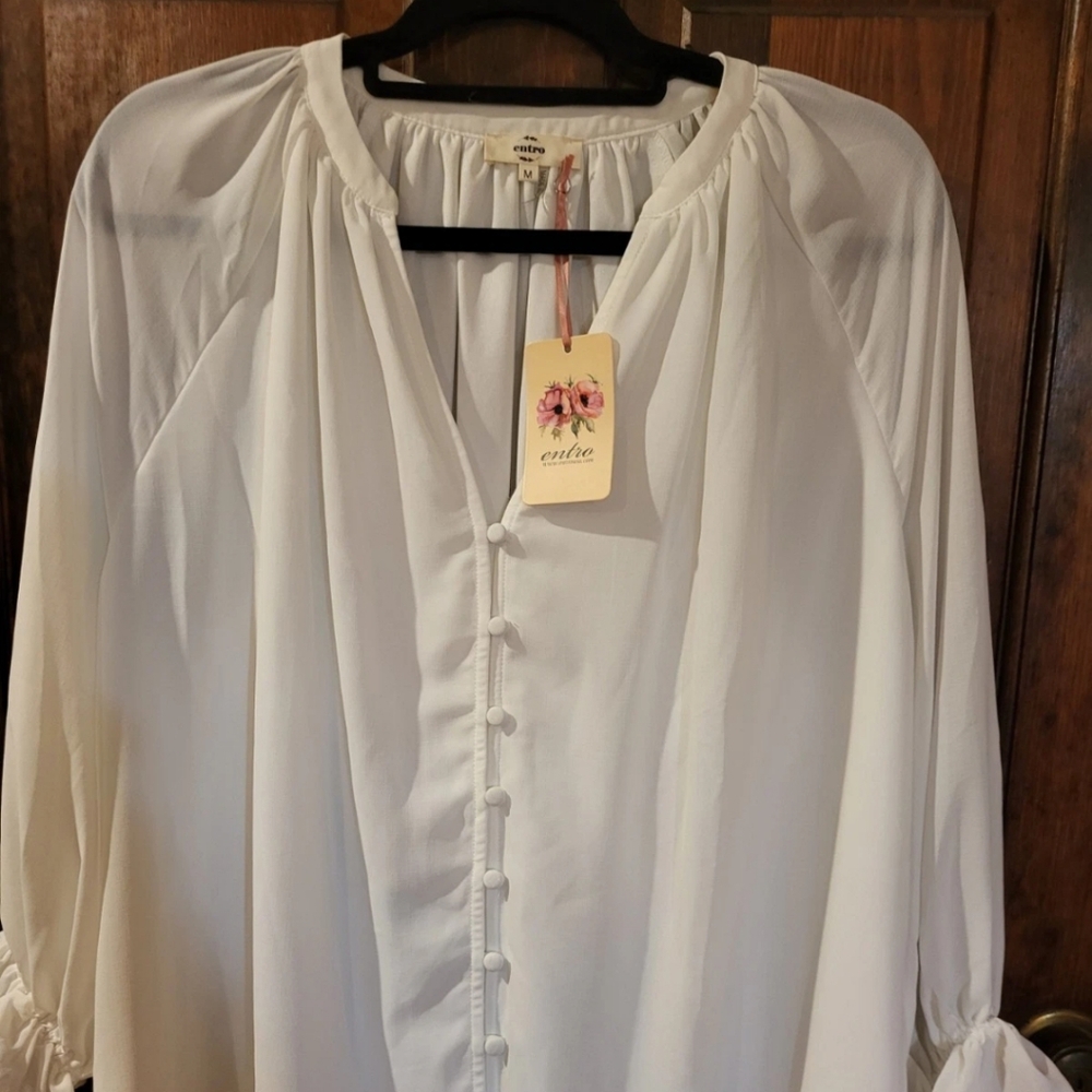 Entro NWT White Button Up Top Sheer Lined Blouse Size M